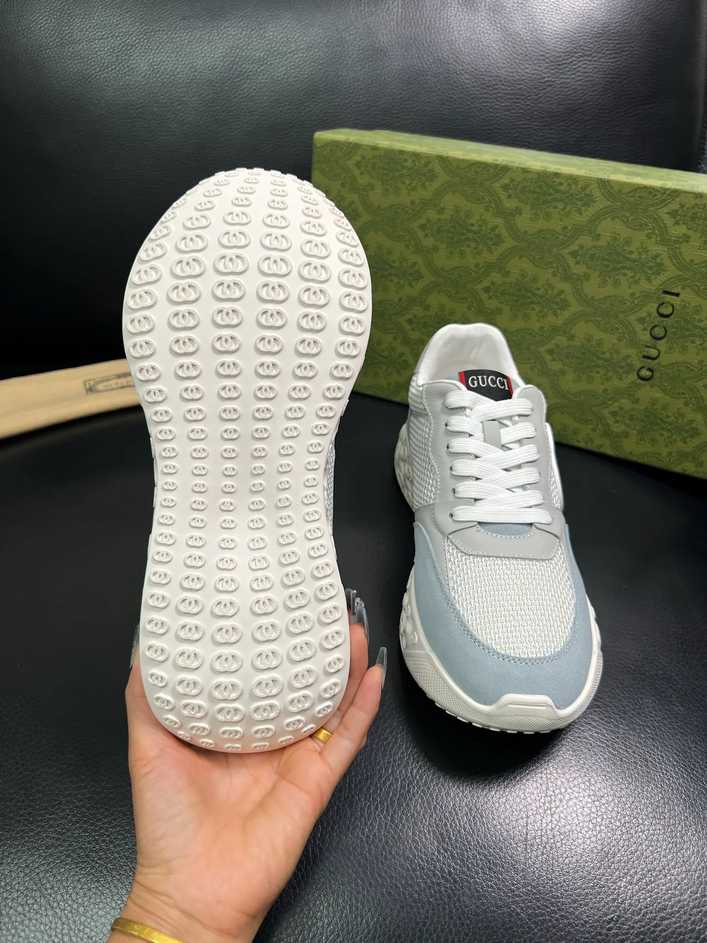 Men's shoes 💰780 Gucci top purchasing agency Gucci counter synchronization. Original factory configuration imported cowhide from Italy with mesh fabric, high-quality splicing and complex craftsmanship, imported cowhide lining, sole: original factory specially provided original sole super comfortable, original factory with single goods high quality, welcome to compare, code number 39-44 (customized 38 45) 85856
